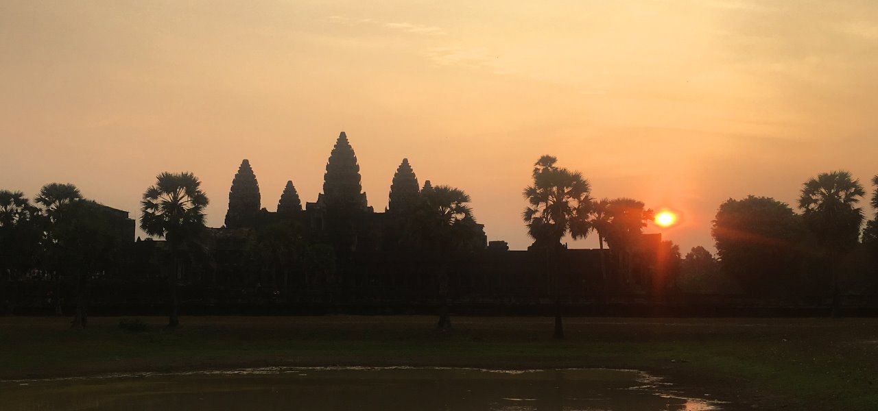 Cambodja_Angkor_Wat_solnedgang
