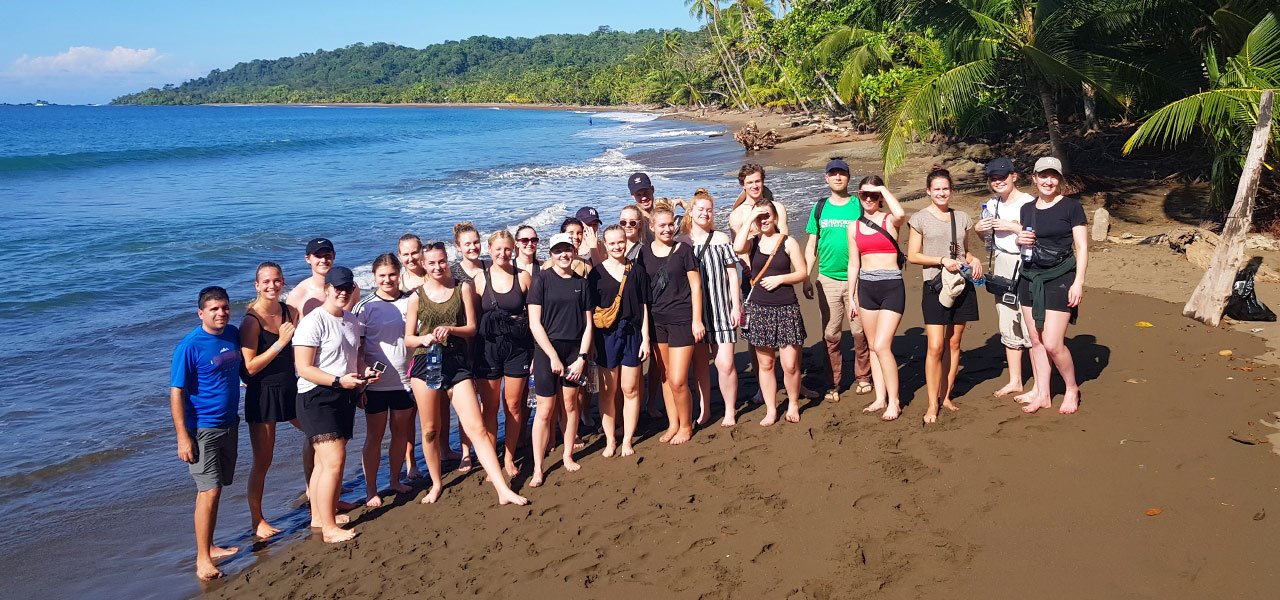 Costa-Rica-gruppe-strand-3